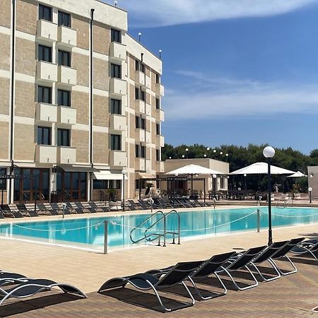 Apulia Hotel Taranto Ara Solis Lido Azzurro Bagian luar foto