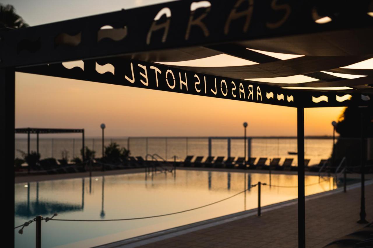 Apulia Hotel Taranto Ara Solis Lido Azzurro Bagian luar foto