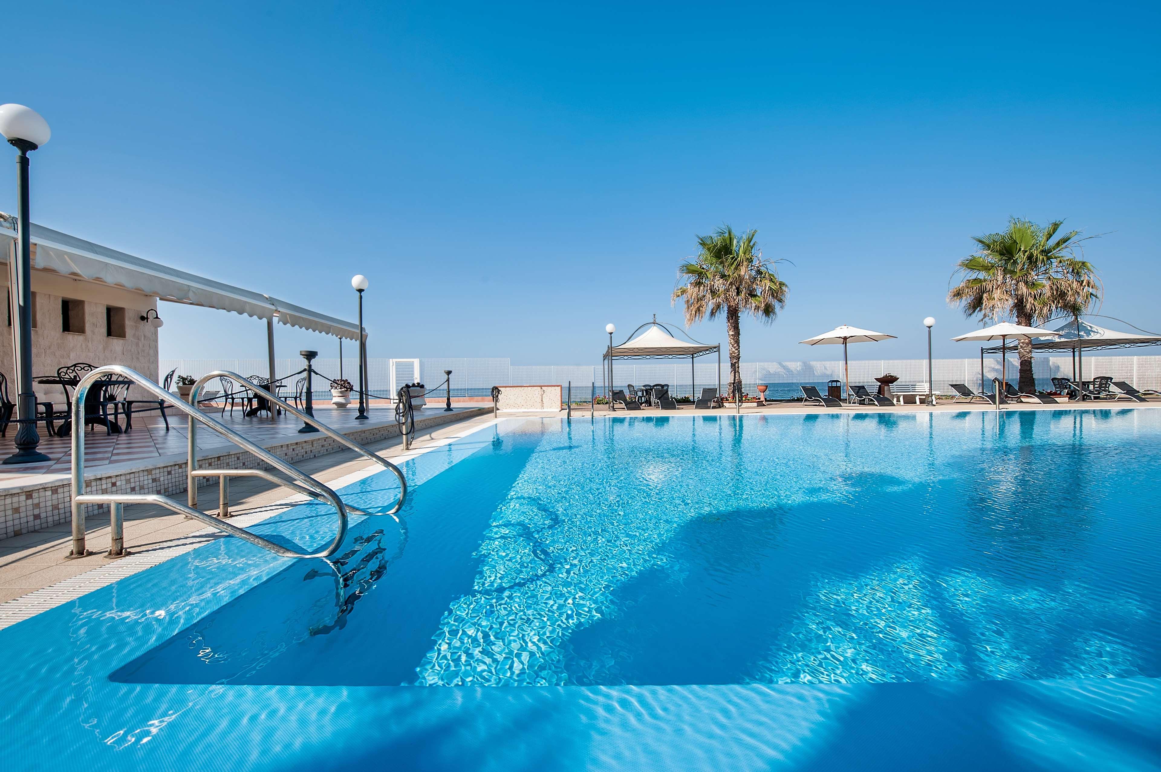 Apulia Hotel Taranto Ara Solis Lido Azzurro Bagian luar foto