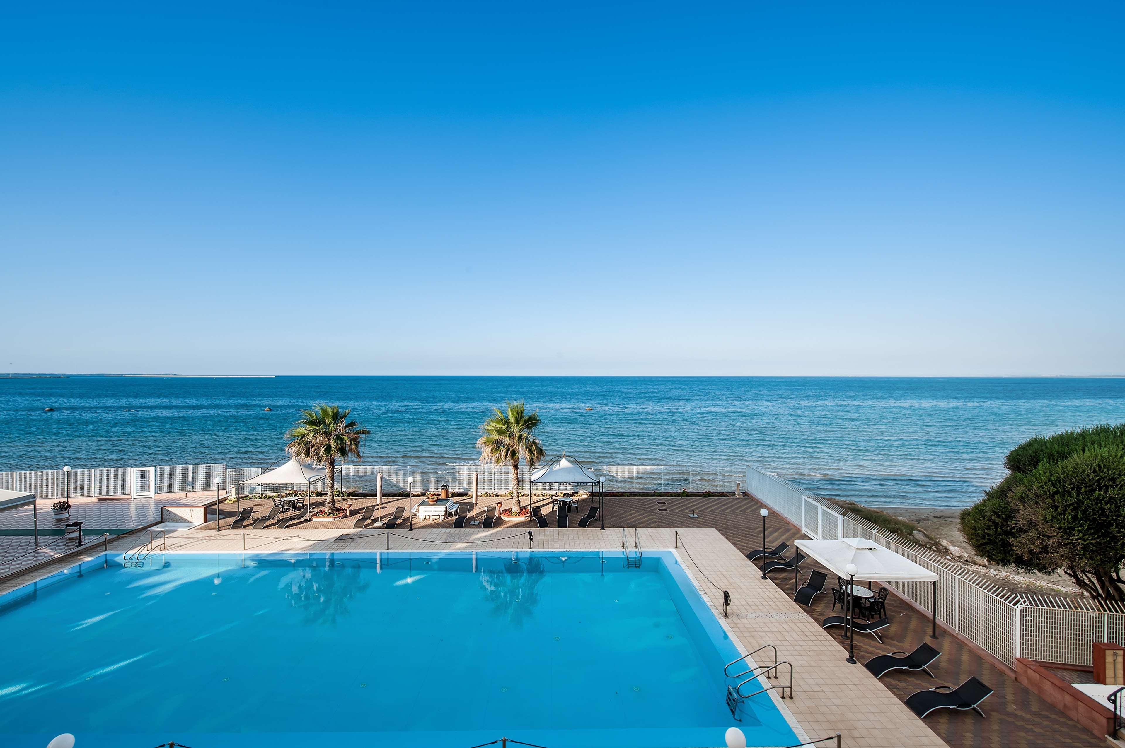 Apulia Hotel Taranto Ara Solis Lido Azzurro Bagian luar foto